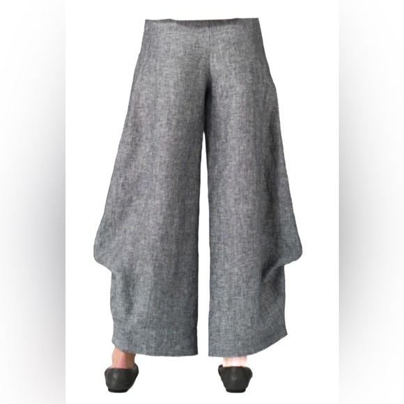 Vivid Linen Flare Legged Pant In Two-Tone Black - Picture 2 of 7